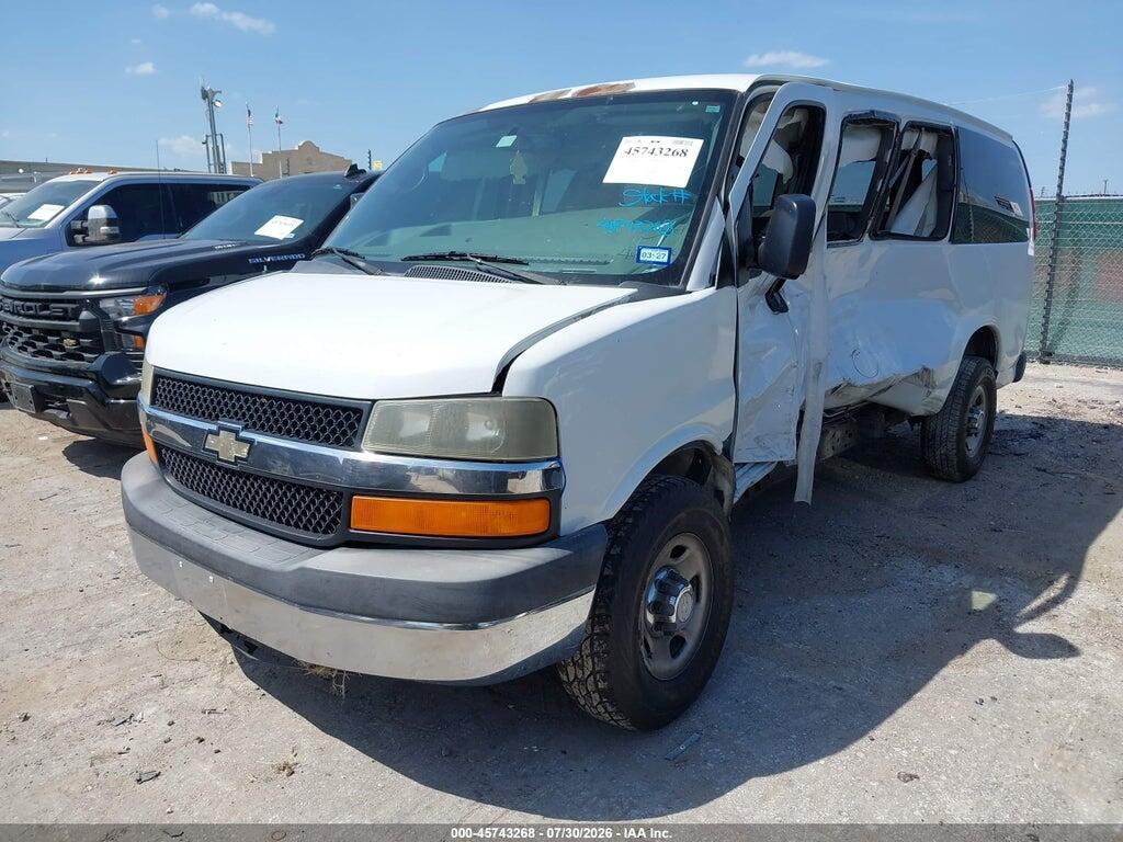 1GAWGRFA5D1122873 2013 CHEVROLET EXPRESS 2500 photo no. 2