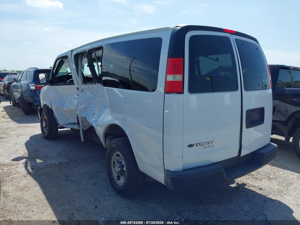 1GAWGRFA5D1122873 2013 CHEVROLET EXPRESS 2500 photo no. 3