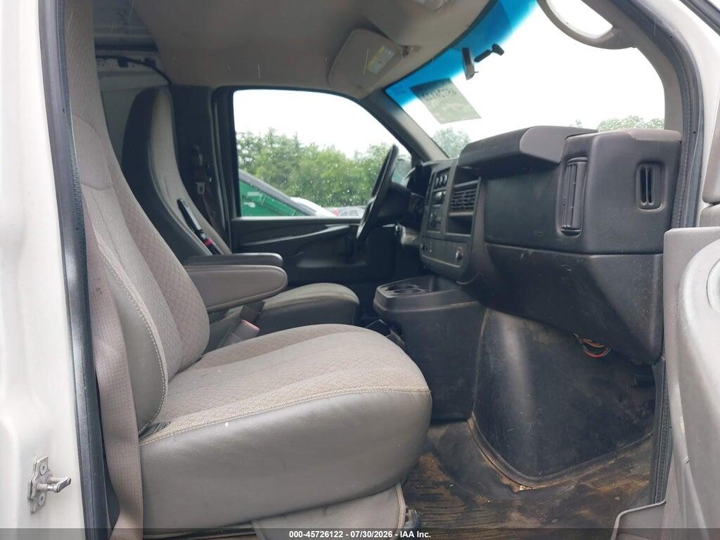 1GCWGFCA4D1122731 2013 CHEVROLET EXPRESS 2500 photo no. 5
