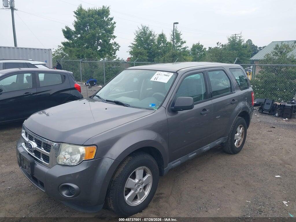1FMCU9C74BKB70685 2011 FORD ESCAPE photo no. 2