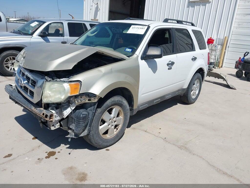 1FMCU9D78BKB26462 2011 FORD ESCAPE photo no. 2