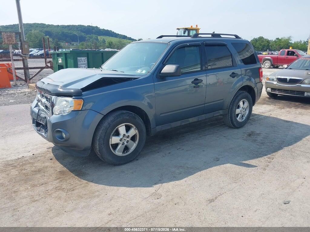 1FMCU9D71BKB45015 2011 FORD ESCAPE photo no. 2