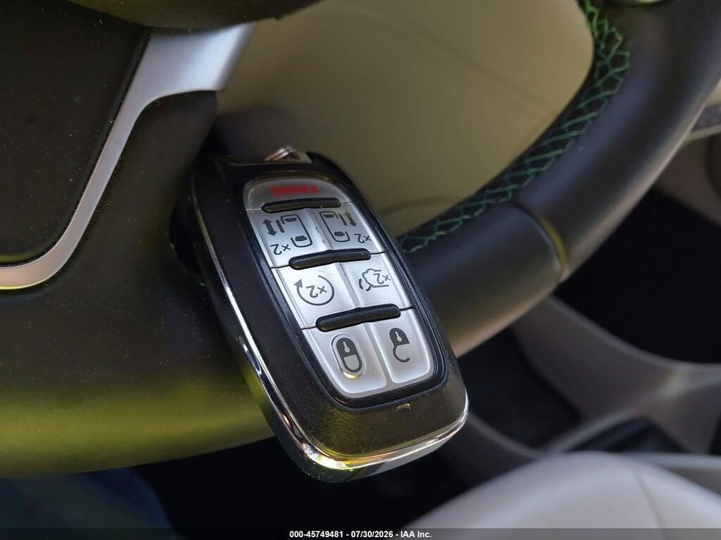 2C4RC1L76JR175700 2018 CHRYSLER PACIFICA HYBRID photo no. 11