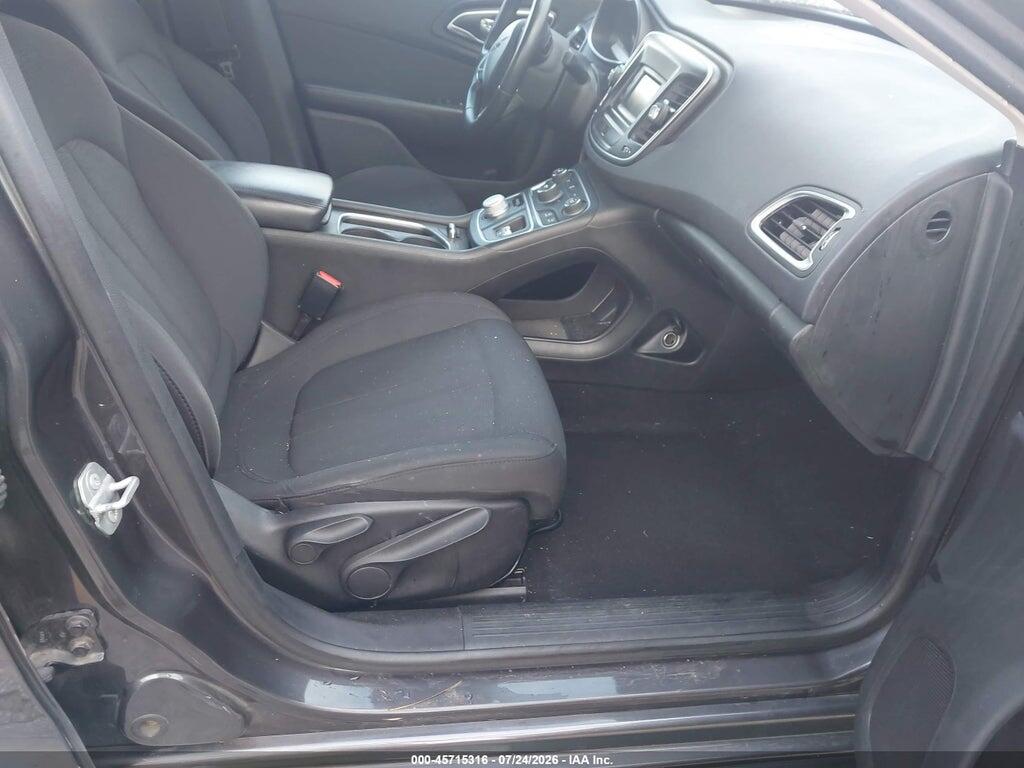 1C3CCCAB0GN112126 2016 CHRYSLER 200 photo no. 5