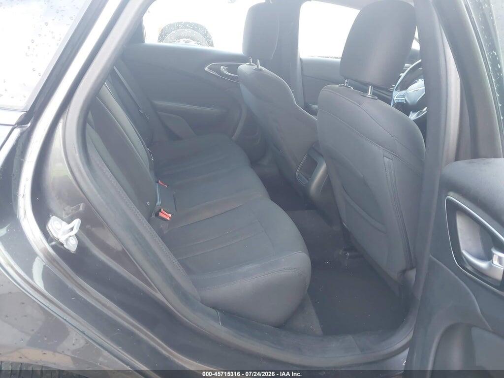 1C3CCCAB0GN112126 2016 CHRYSLER 200 photo no. 8
