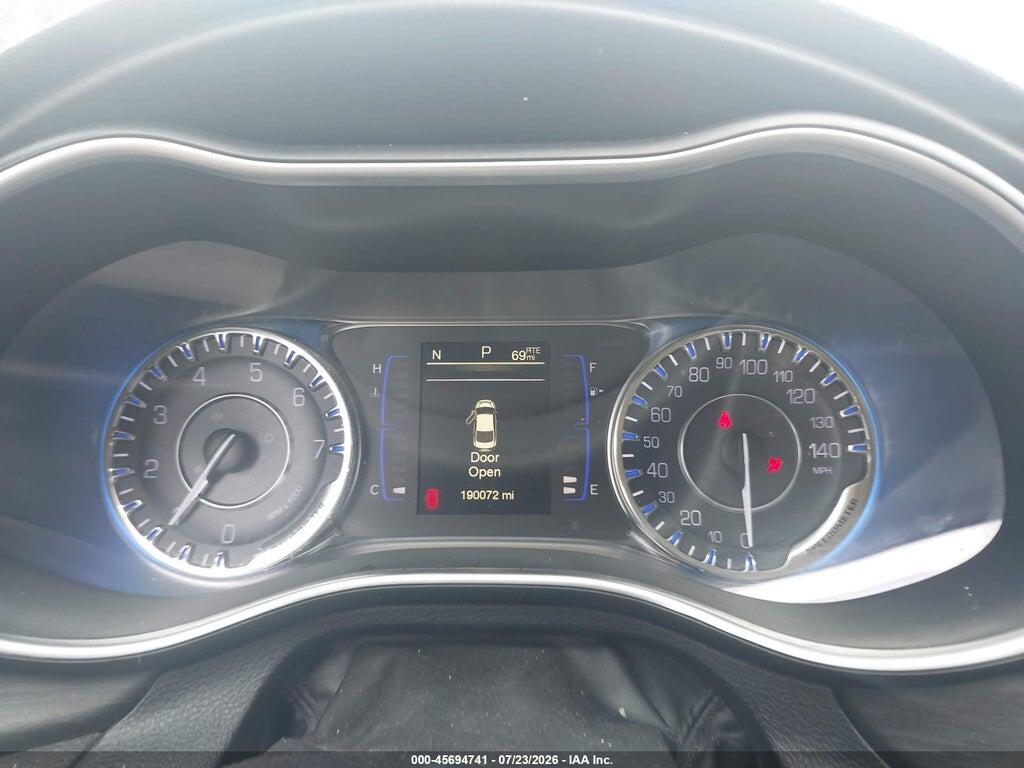 1C3CCCAB3GN174037 2016 CHRYSLER 200 photo no. 7