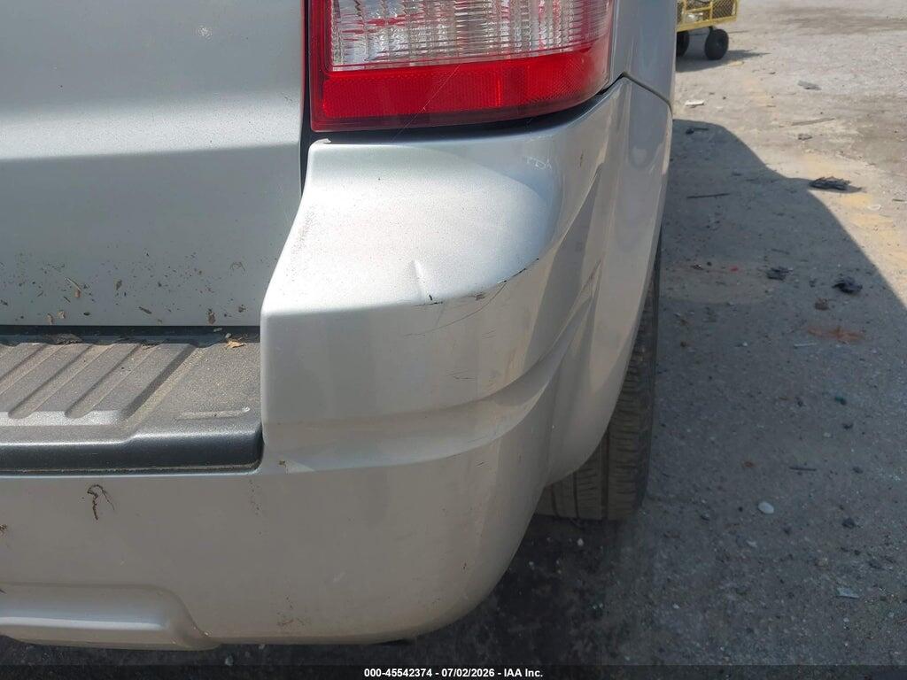 1FMCU03Z88KA85905 2008 FORD ESCAPE photo no. 6