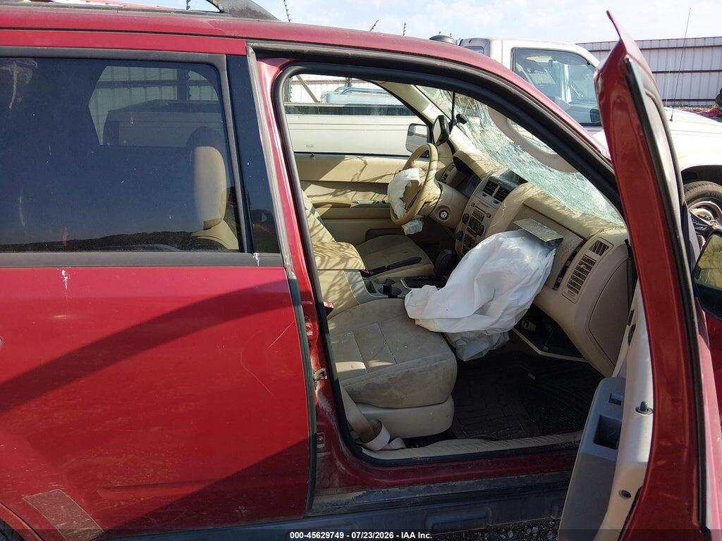 1FMCU0D79BKB83930 2011 FORD ESCAPE photo no. 5