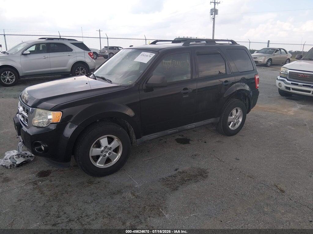 1FMCU0DG0BKA21801 2011 FORD ESCAPE photo no. 2