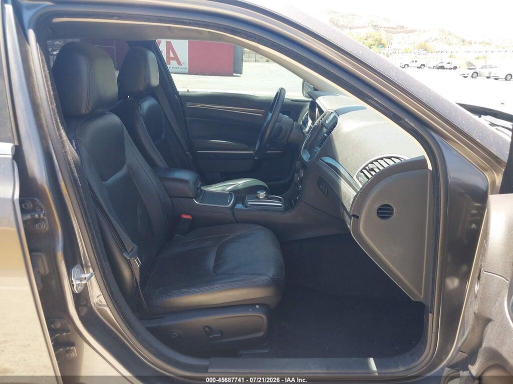 2C3CCAAG1GH351242 2016 CHRYSLER 300 photo no. 5