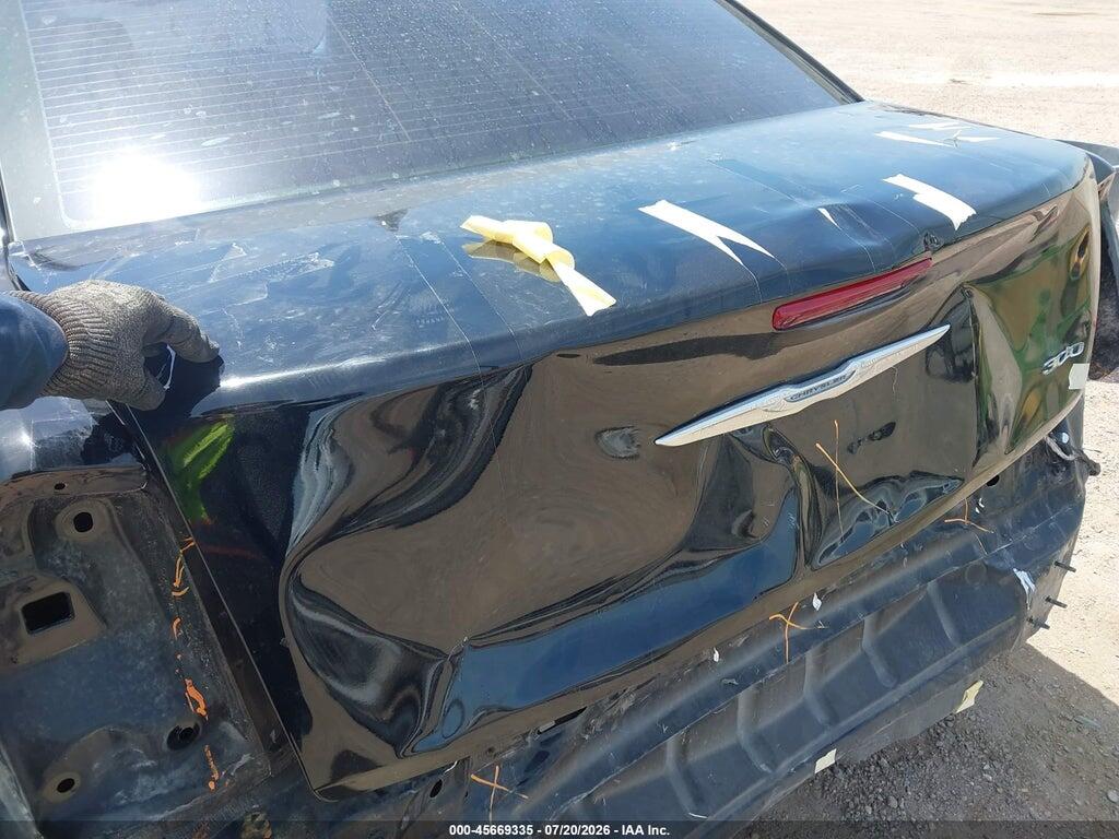 2C3CCAAGXGH273947 2016 CHRYSLER 300 photo no. 6