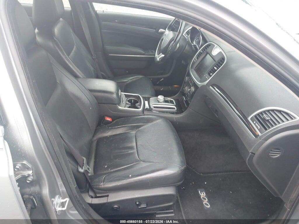 2C3CCARG2GH190940 2016 CHRYSLER 300 photo no. 5