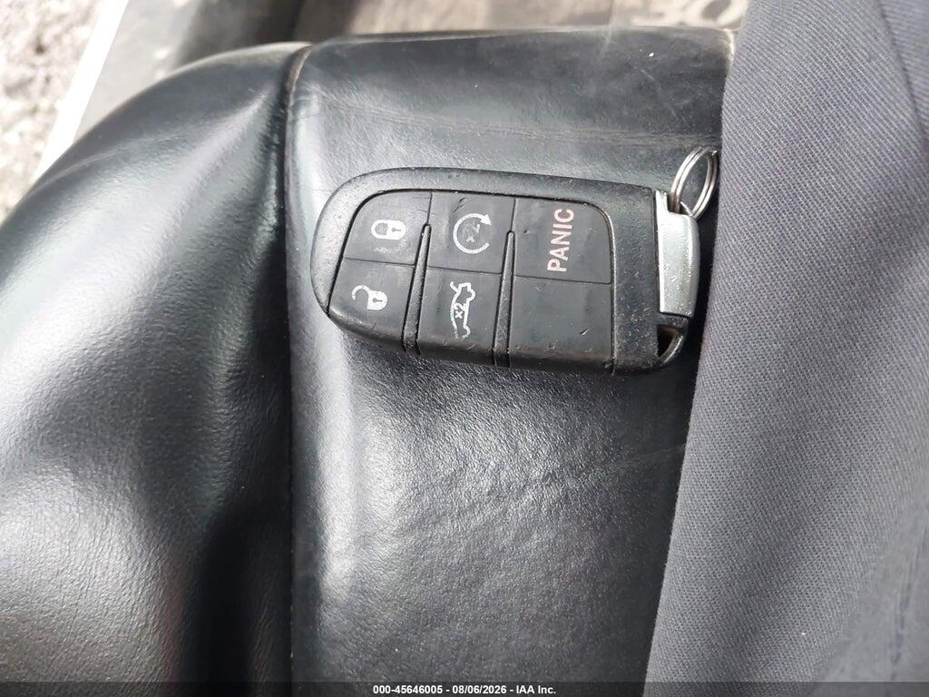 2C3CCAGGXGH244469 2016 CHRYSLER 300 photo no. 11