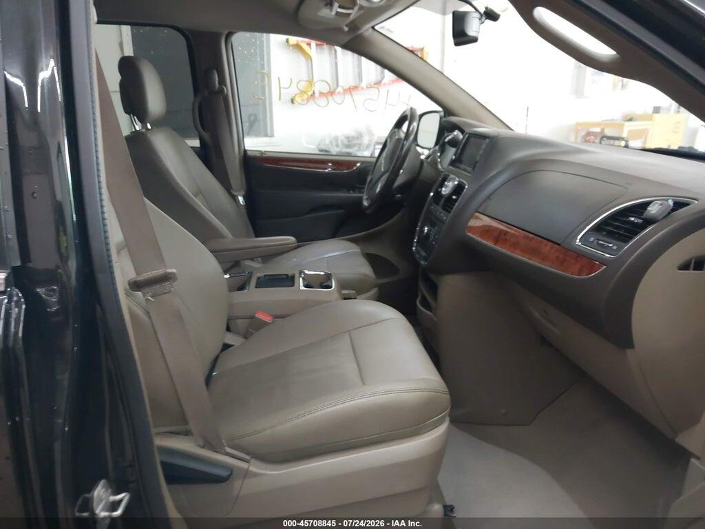 2C4RC1BGXGR213648 2016 CHRYSLER TOWN & COUNTRY photo no. 5