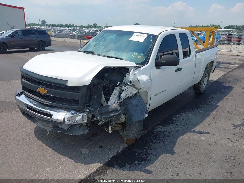 1GCRKPEA0DZ210949 2013 CHEVROLET SILVERADO 1500 photo no. 2