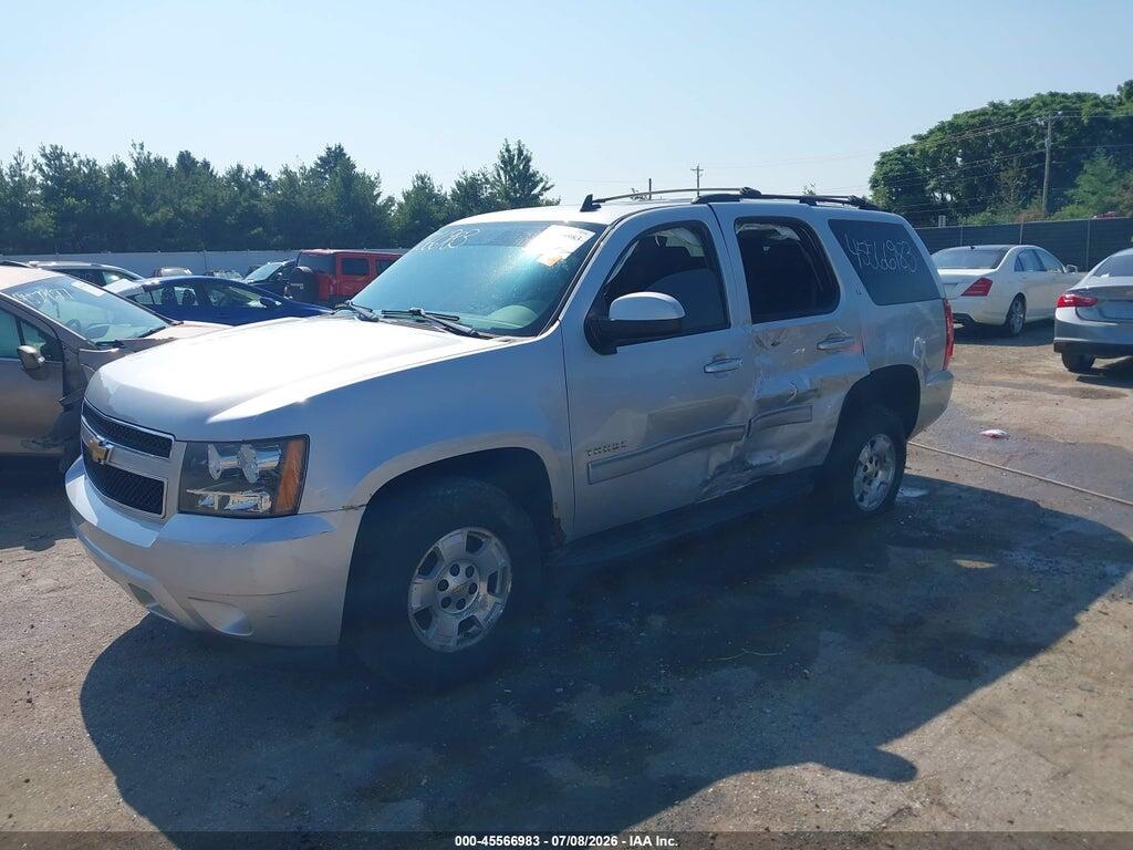 1GNSKBE08DR366725 2013 CHEVROLET TAHOE photo no. 2