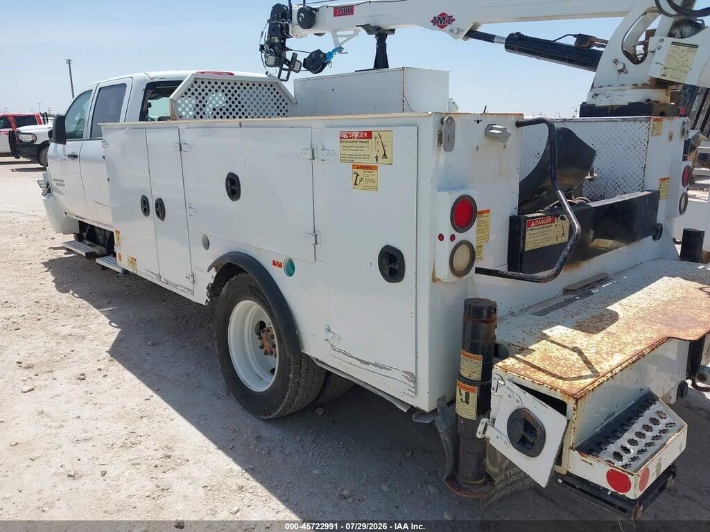 1HTKJPVM0KH329993 2019 CHEVROLET SILVERADO 6500HD photo no. 3