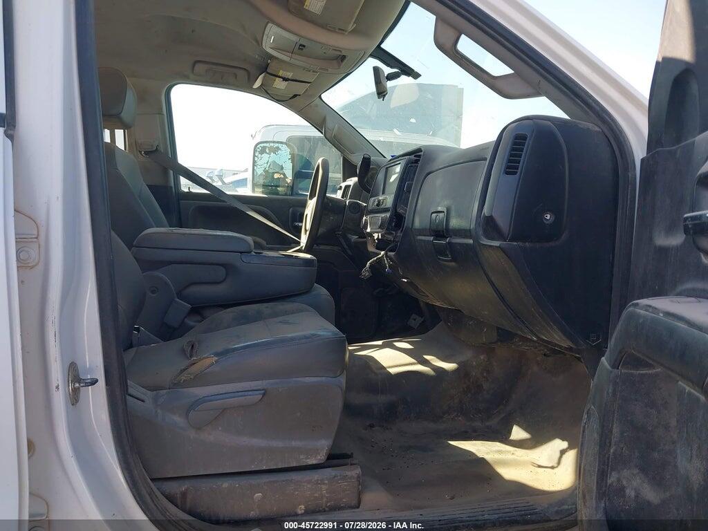 1HTKJPVM0KH329993 2019 CHEVROLET SILVERADO 6500HD photo no. 5