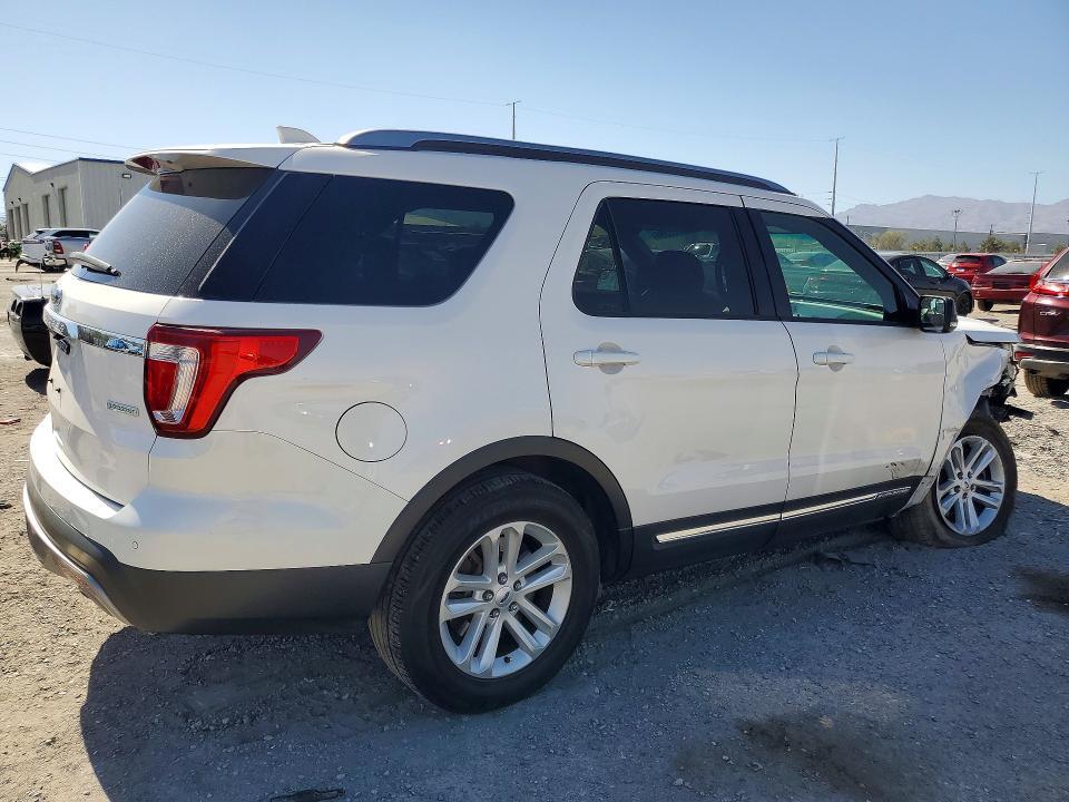 2017 FORD EXPLORER XLT — Фото 3 из 12