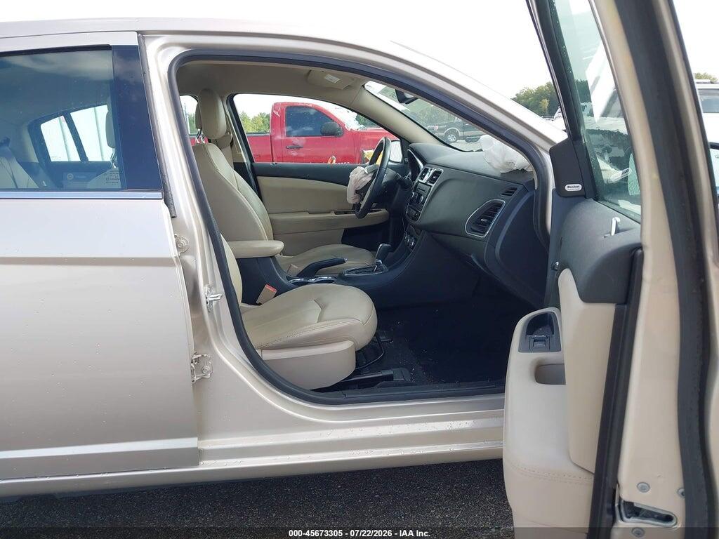 1C3CCBCG1DN747371 2013 CHRYSLER 200 photo no. 5