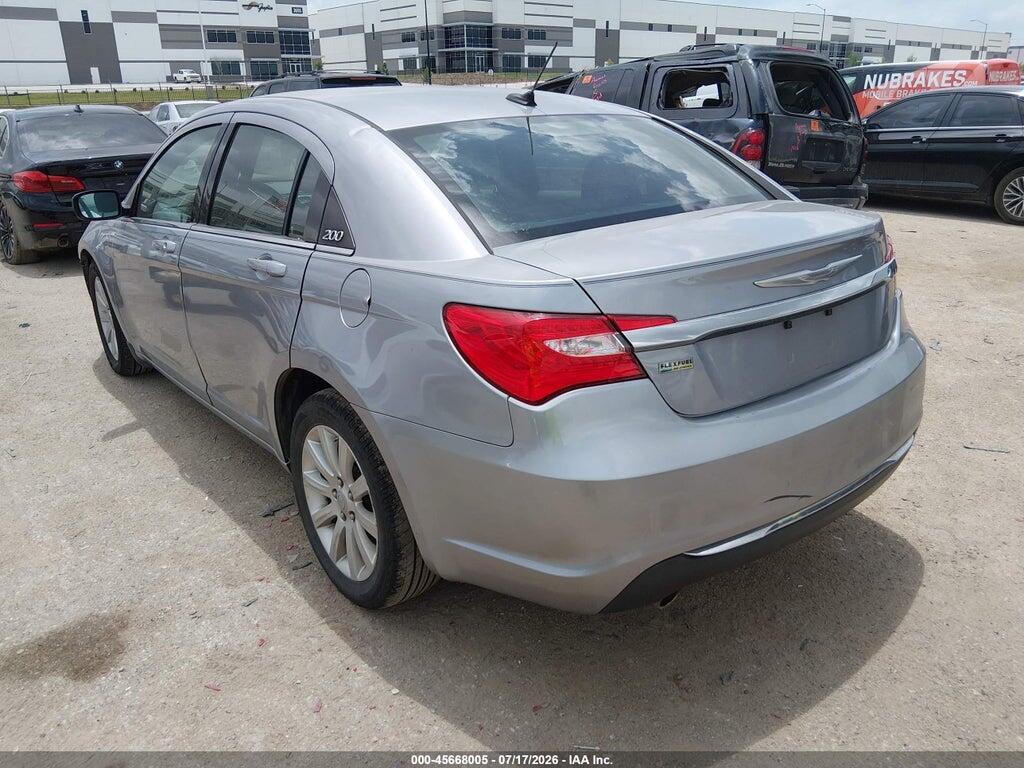 1C3CCBBG5DN556389 2013 CHRYSLER 200 photo no. 3