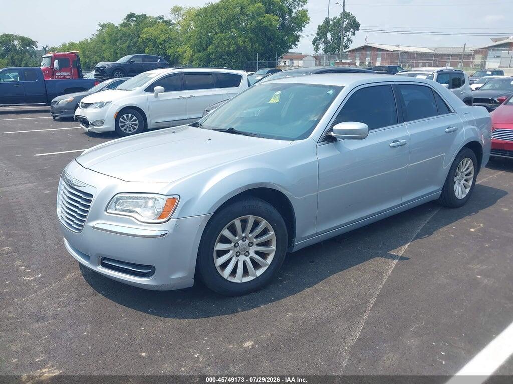 2C3CCAAG8DH703597 2013 CHRYSLER 300 photo no. 2