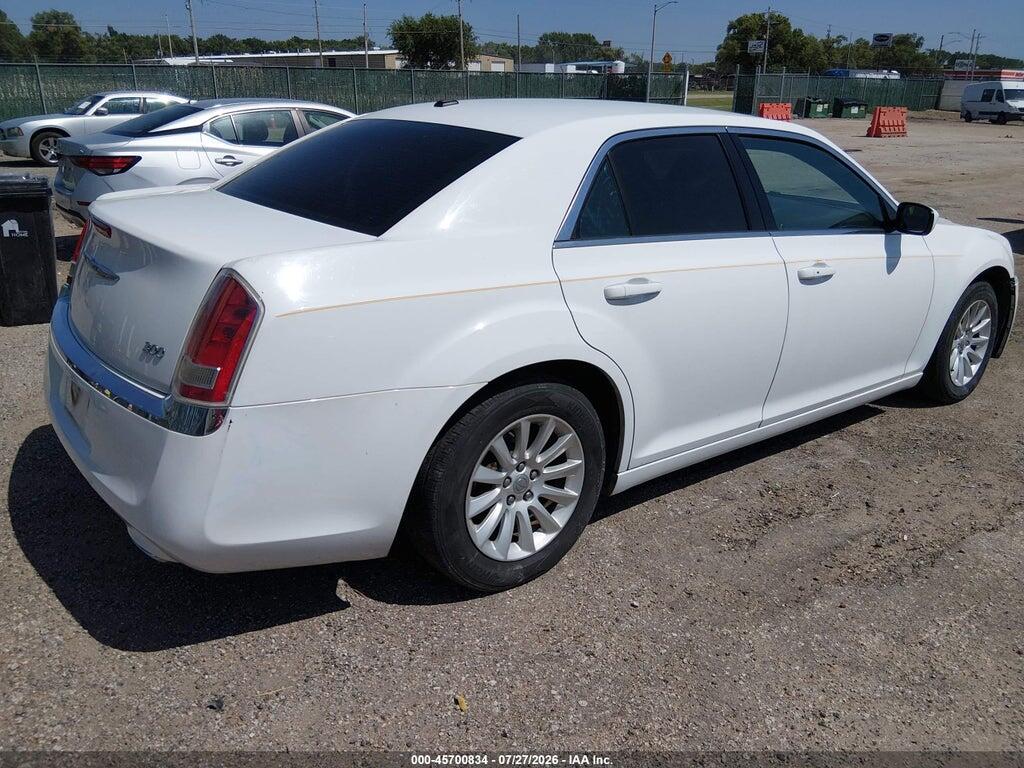 2C3CCAAG4DH626436 2013 CHRYSLER 300 photo no. 4