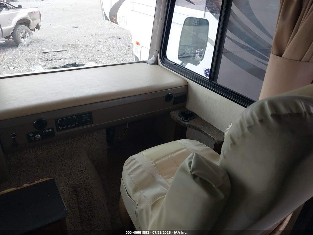 1F66F5DY2B0A05289 2011 FORD F53 photo no. 5