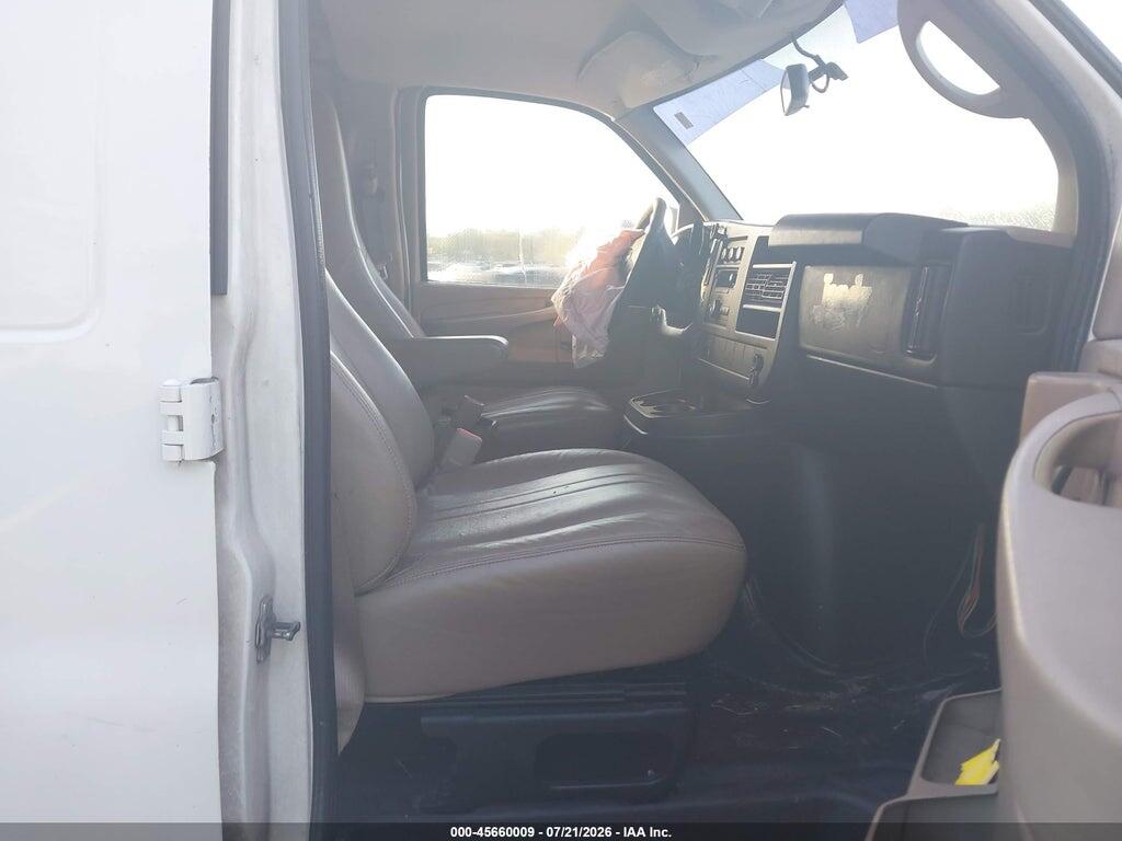 1GCWGFCAXE1169036 2014 CHEVROLET EXPRESS 2500 photo no. 5