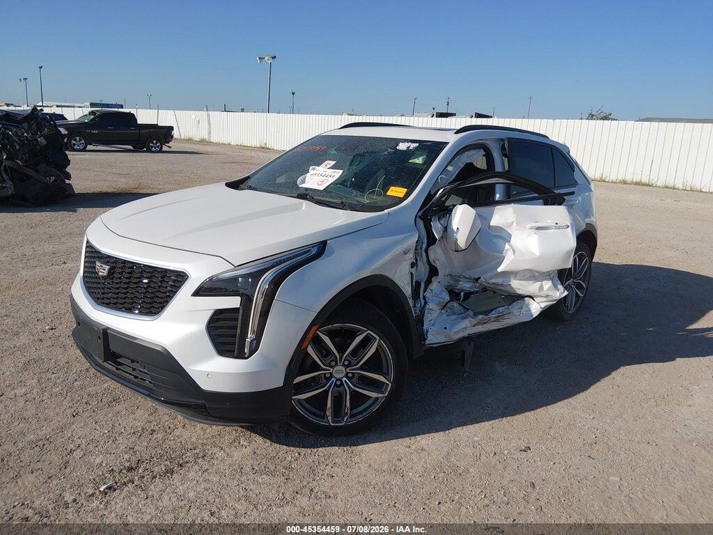1GYFZER41NF105602 2022 CADILLAC XT4 photo no. 2