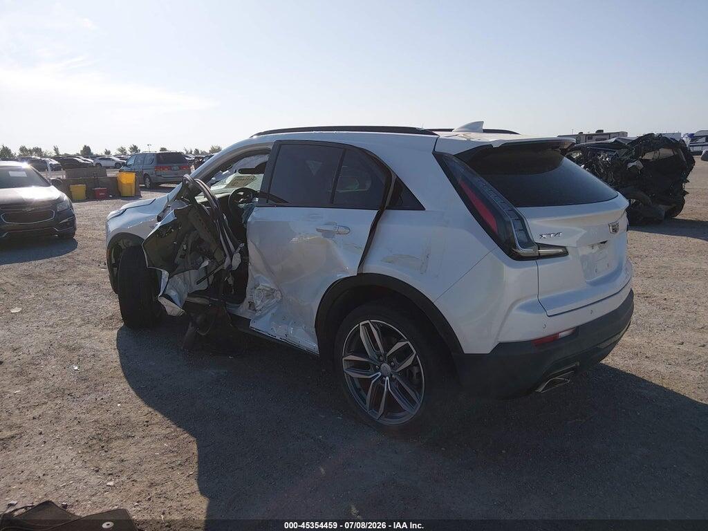 1GYFZER41NF105602 2022 CADILLAC XT4 photo no. 3