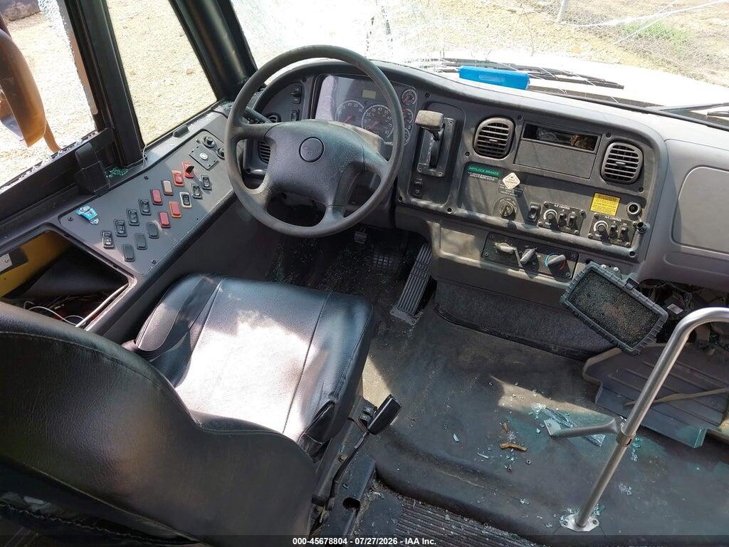 4UZABRDT1ACAD4210 2010 FREIGHTLINER CHASSIS photo no. 5