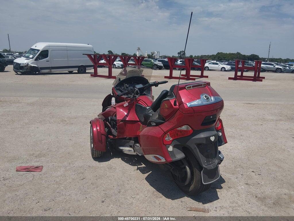 2BXNBDD25GV003521 2016 CAN-AM SPYDER ROADSTER photo no. 3