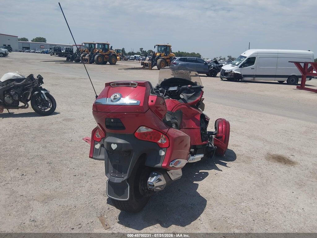 2BXNBDD25GV003521 2016 CAN-AM SPYDER ROADSTER photo no. 4