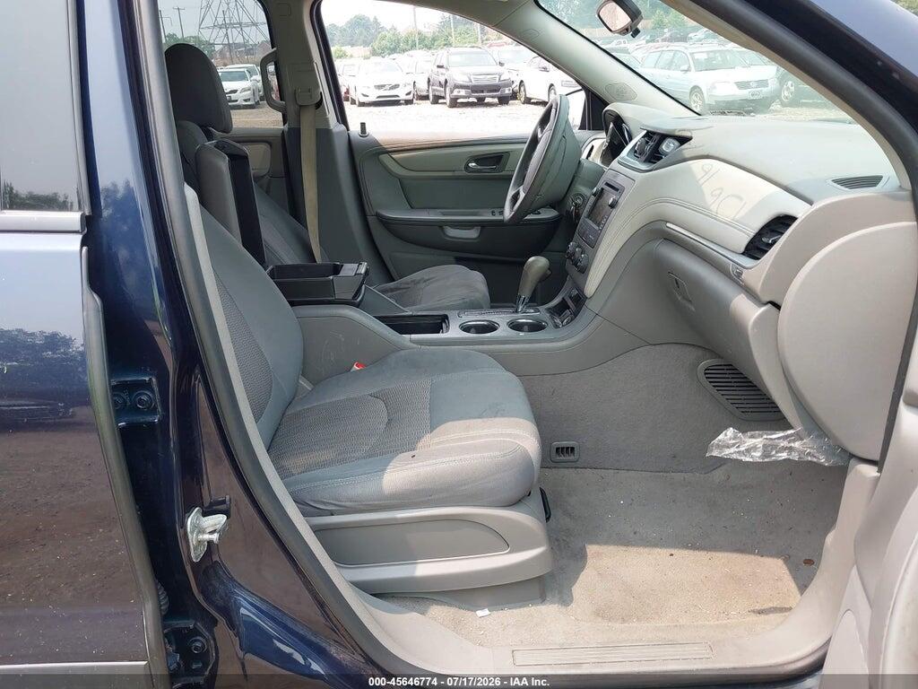 1GNKRFKD4HJ242241 2017 CHEVROLET TRAVERSE photo no. 5