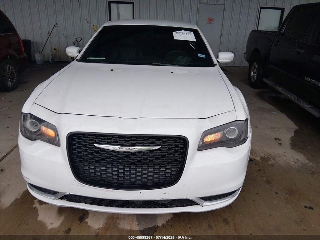 2C3CCAGG1KH648558 2019 CHRYSLER 300 photo no. 6