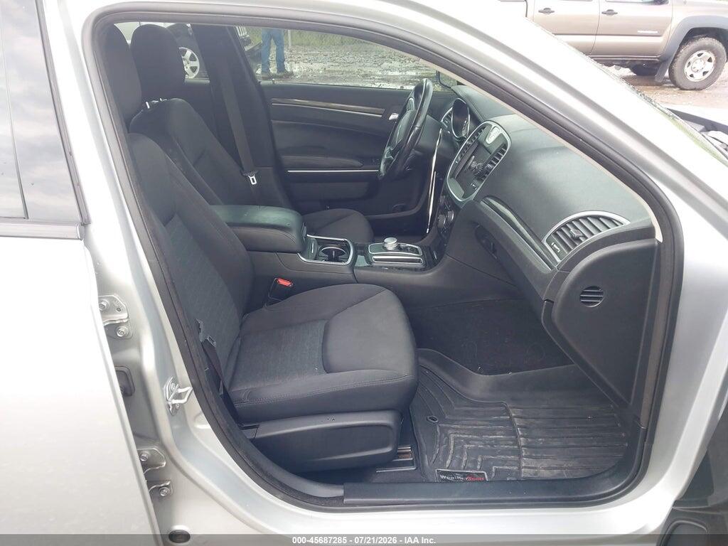 2C3CCARG5KH566491 2019 CHRYSLER 300 photo no. 5