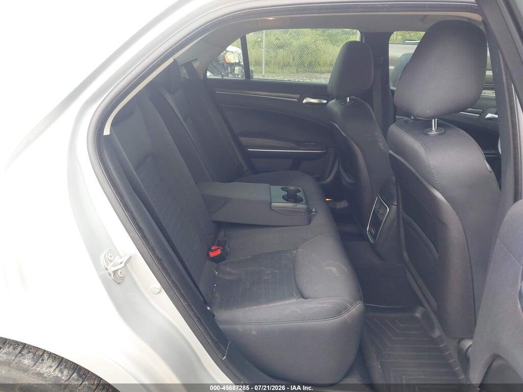 2C3CCARG5KH566491 2019 CHRYSLER 300 photo no. 8