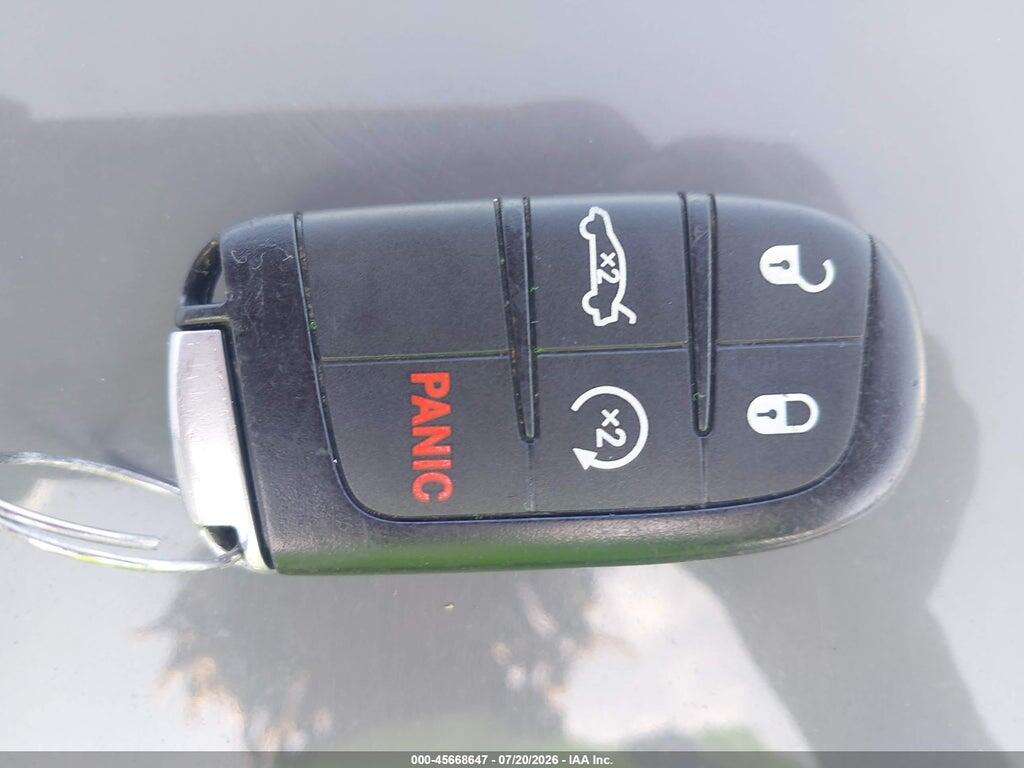 2C3CCAEG3KH689664 2019 CHRYSLER 300 photo no. 11