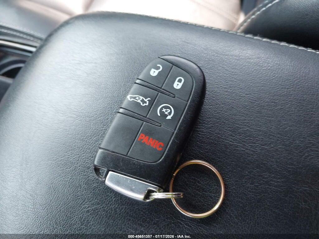 2C3CCABG8KH516307 2019 CHRYSLER 300 photo no. 11