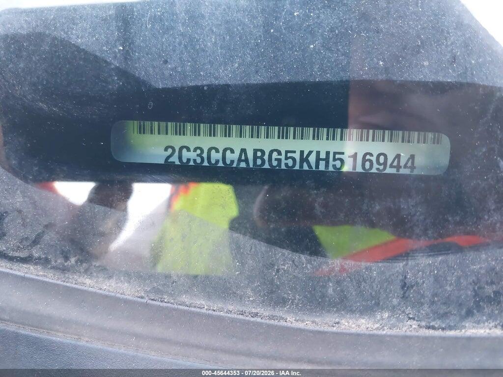 2C3CCABG5KH516944 2019 CHRYSLER 300 photo no. 9