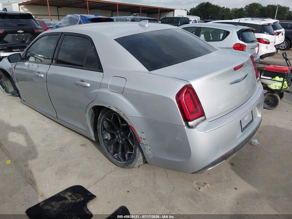2C3CCAAG5KH610534 2019 CHRYSLER 300 photo no. 3
