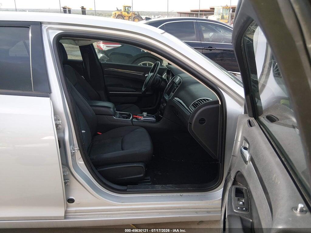 2C3CCAAG5KH610534 2019 CHRYSLER 300 photo no. 5