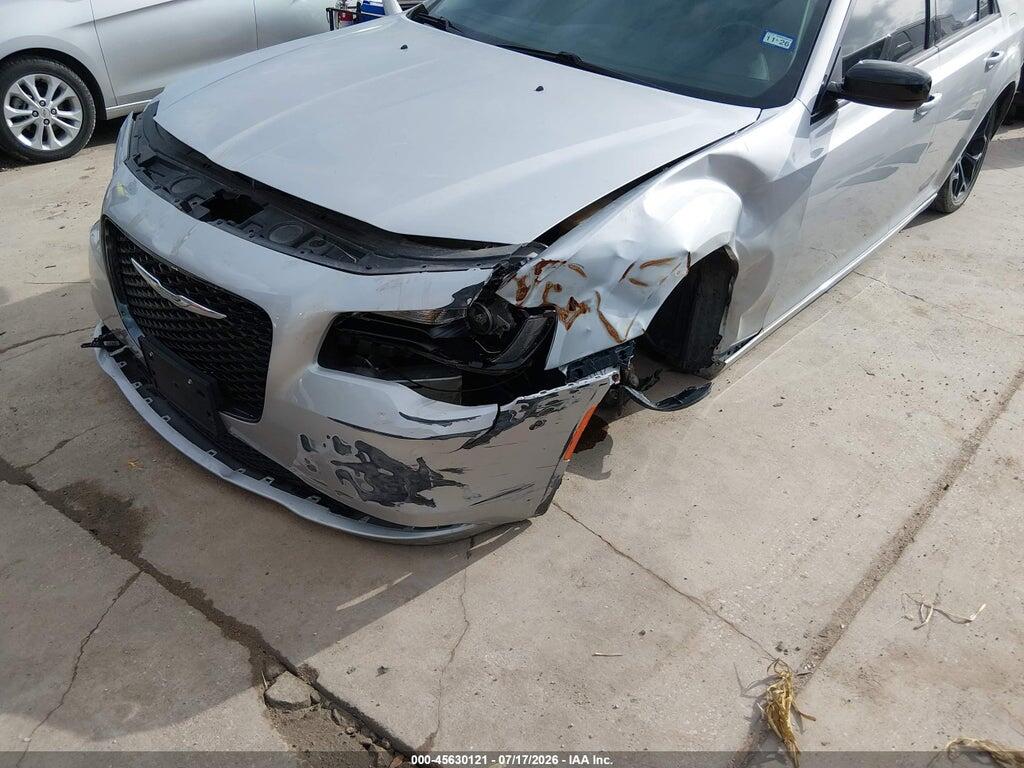 2C3CCAAG5KH610534 2019 CHRYSLER 300 photo no. 6