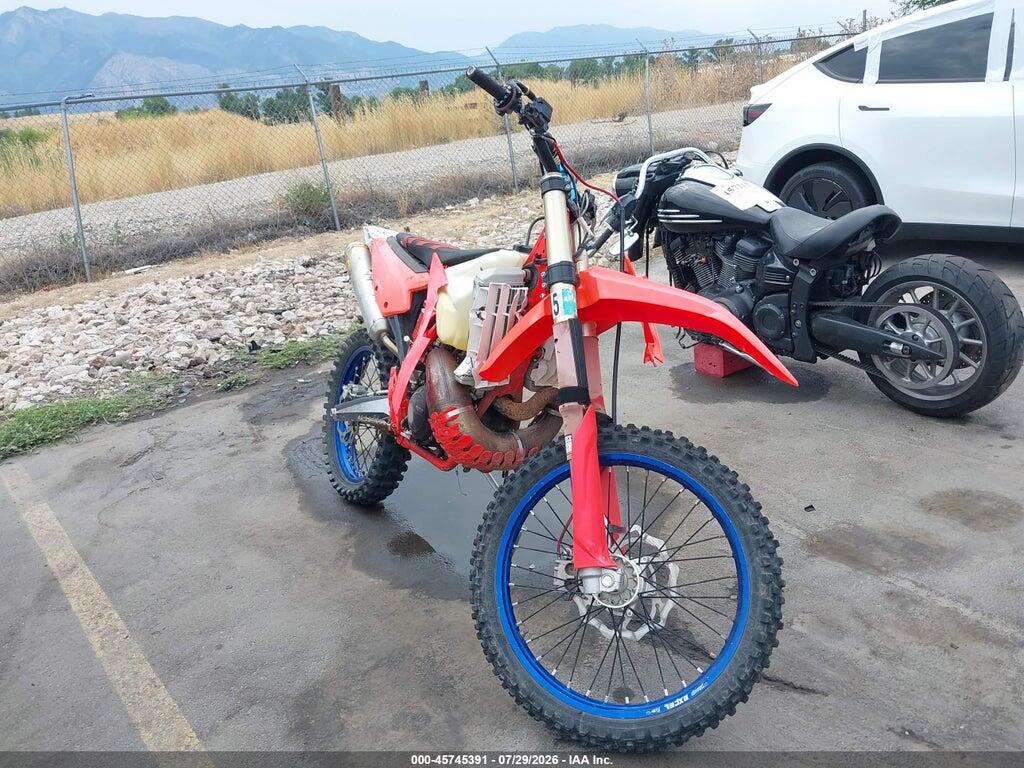 ZD3ED03C9M0350094 2021 BETA 250 RR photo no. 1