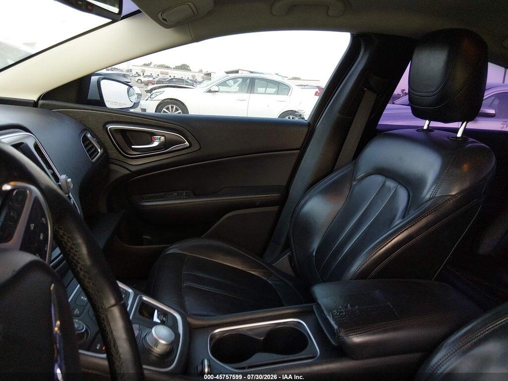 1C3CCCAB3HN511825 2017 CHRYSLER 200 photo no. 5