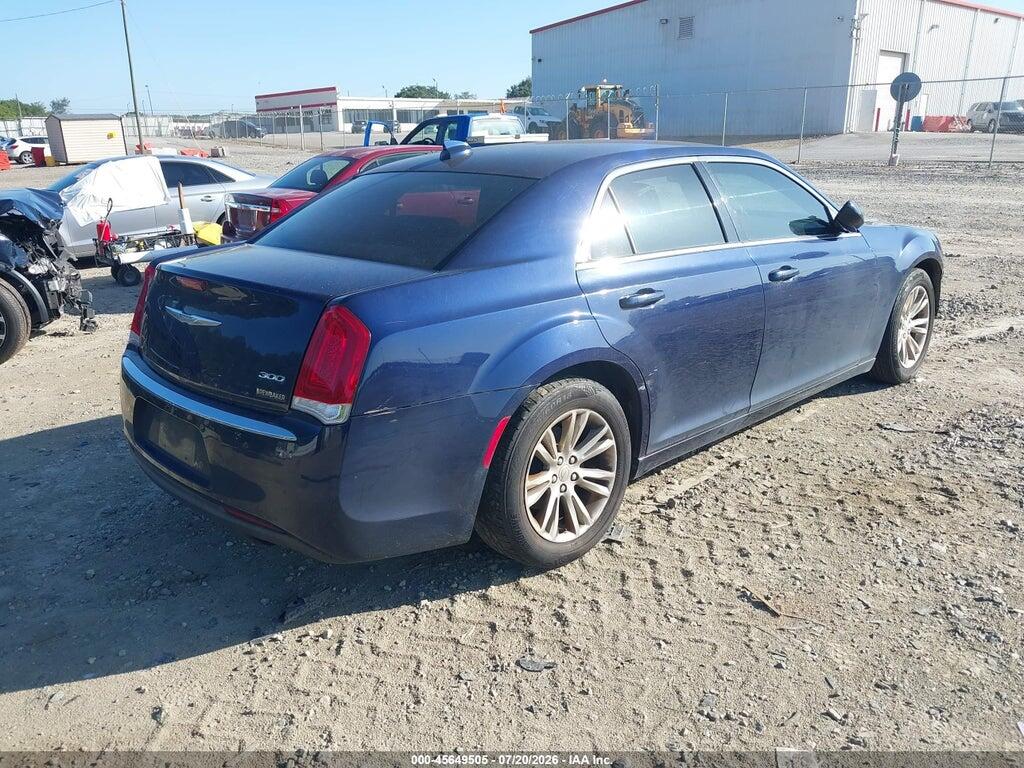 2C3CCAAG0HH538408 2017 CHRYSLER 300 photo no. 4