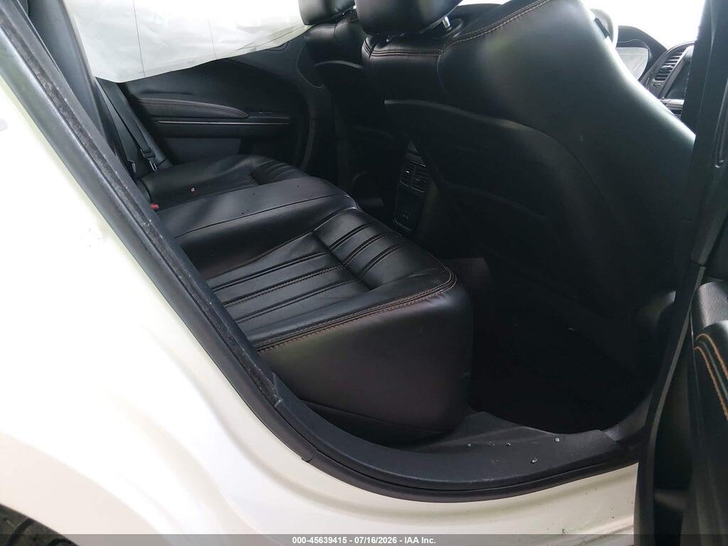2C3CCABGXHH580082 2017 CHRYSLER 300 photo no. 8