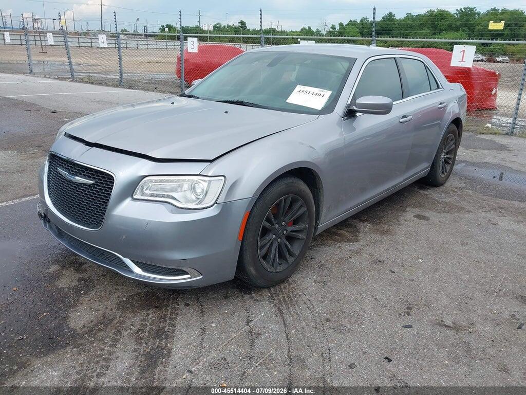 2C3CCAAG0HH560179 2017 CHRYSLER 300 photo no. 2