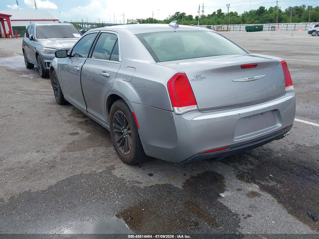2C3CCAAG0HH560179 2017 CHRYSLER 300 photo no. 3